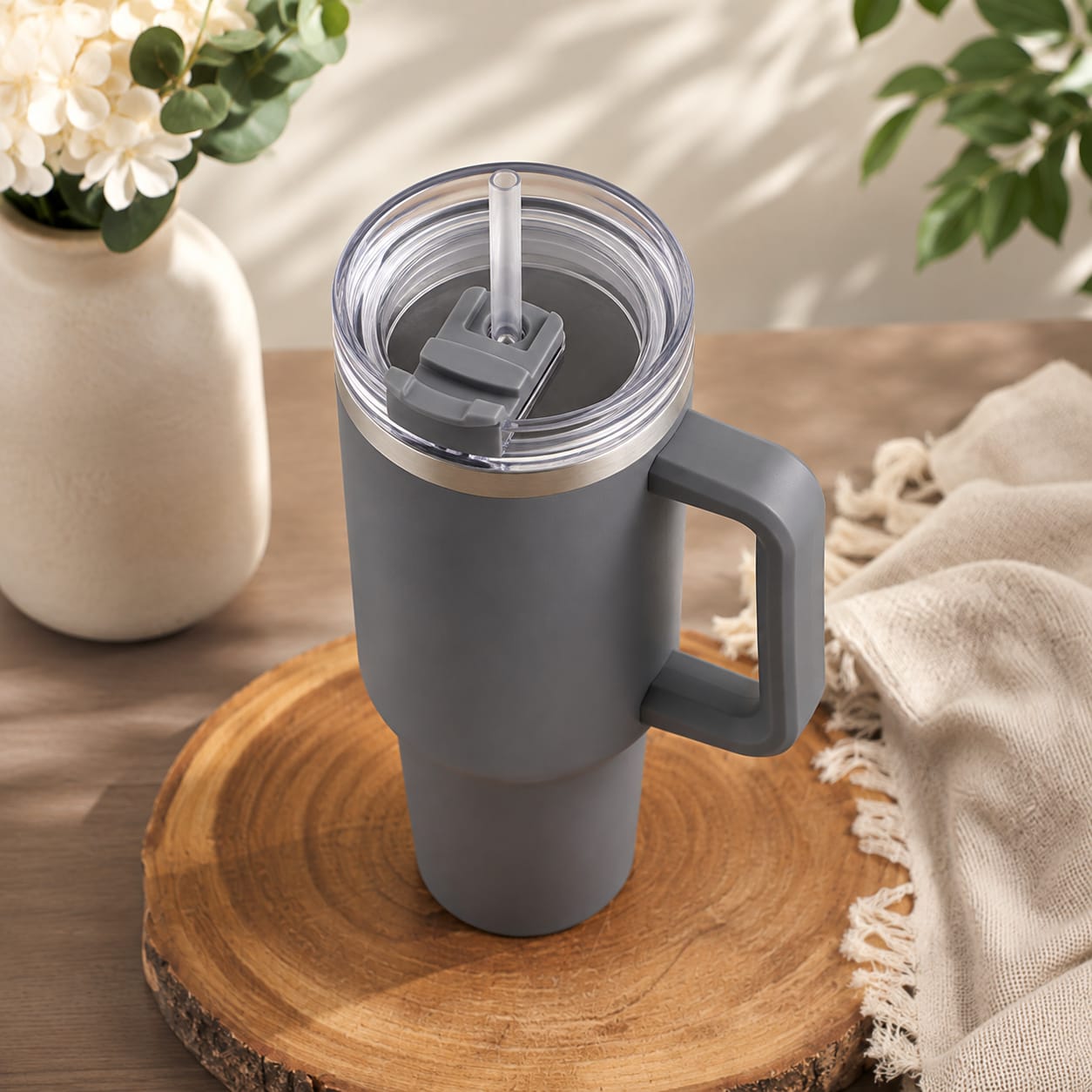 Stainless Steel Insulated Travel Tumbler with Handle and Straw Lid