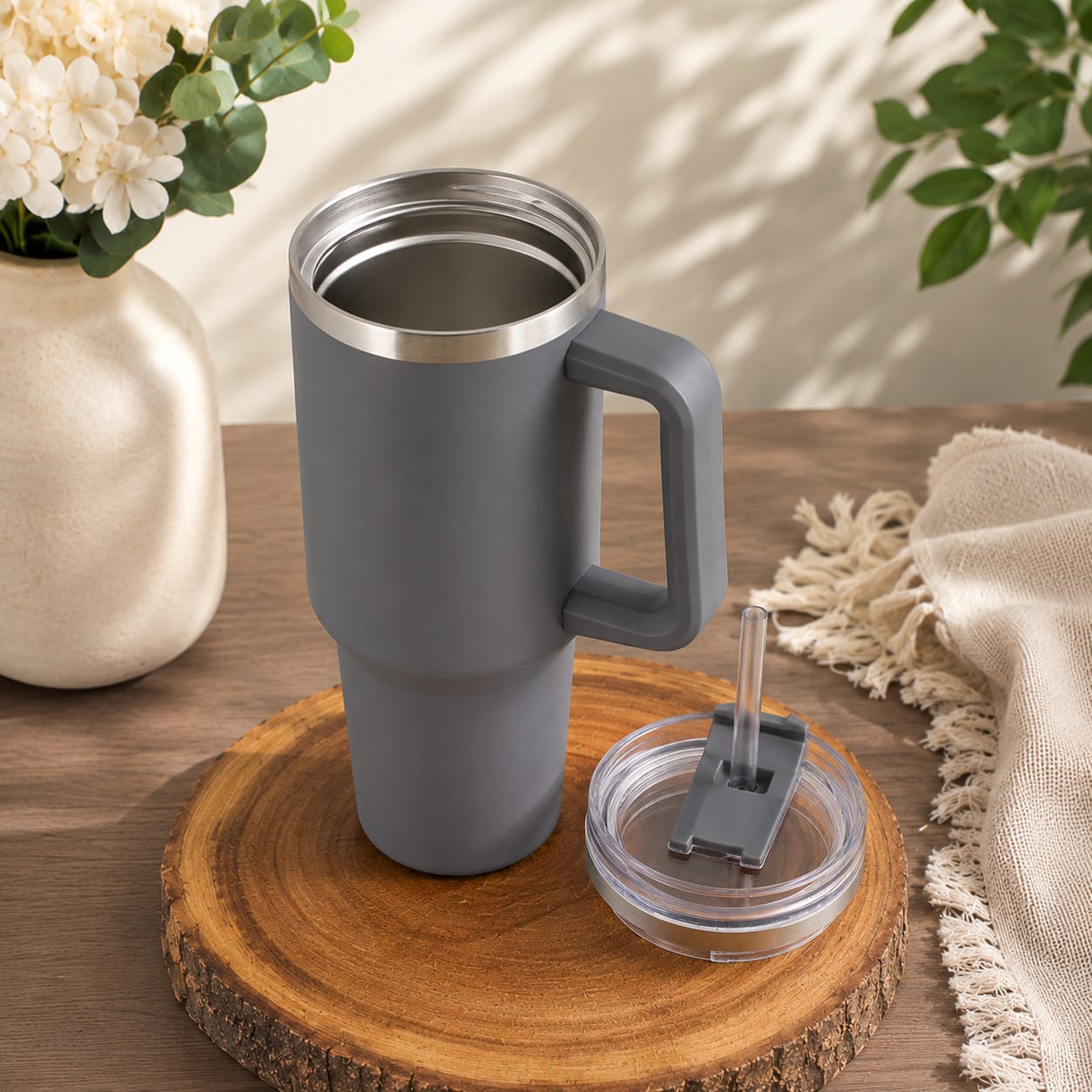 Stainless Steel Insulated Travel Tumbler with Handle and Straw Lid